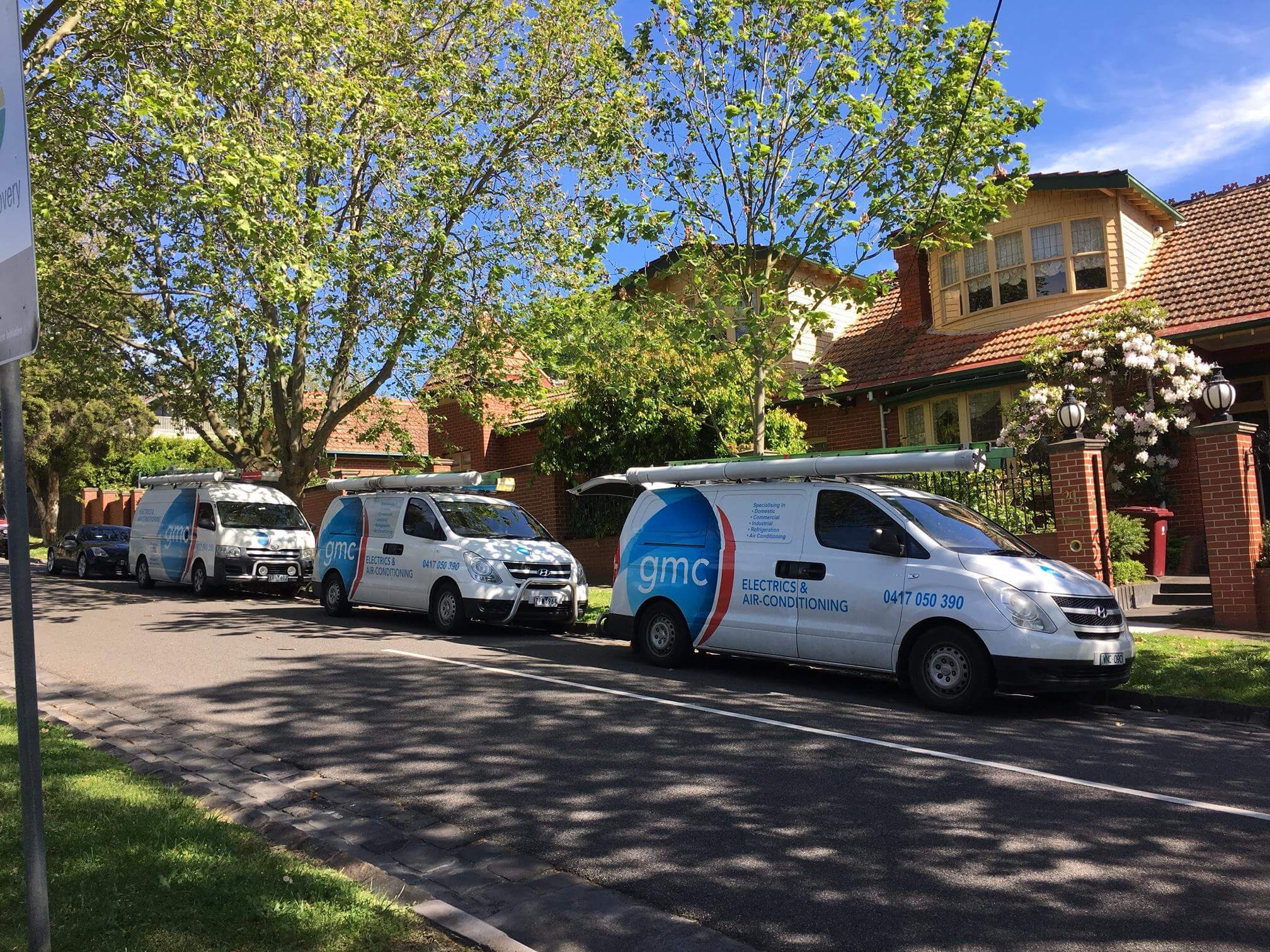 3 vans GMC
